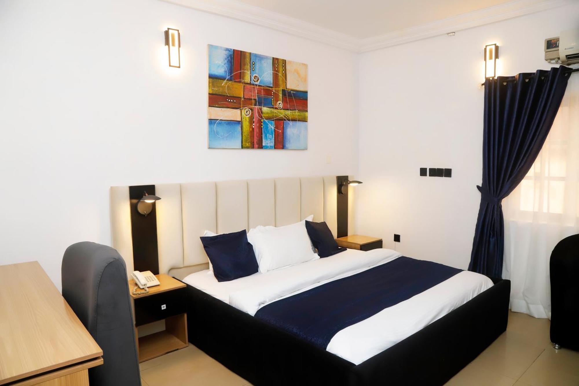 Western Dreams Hotel Abuja Buitenkant foto