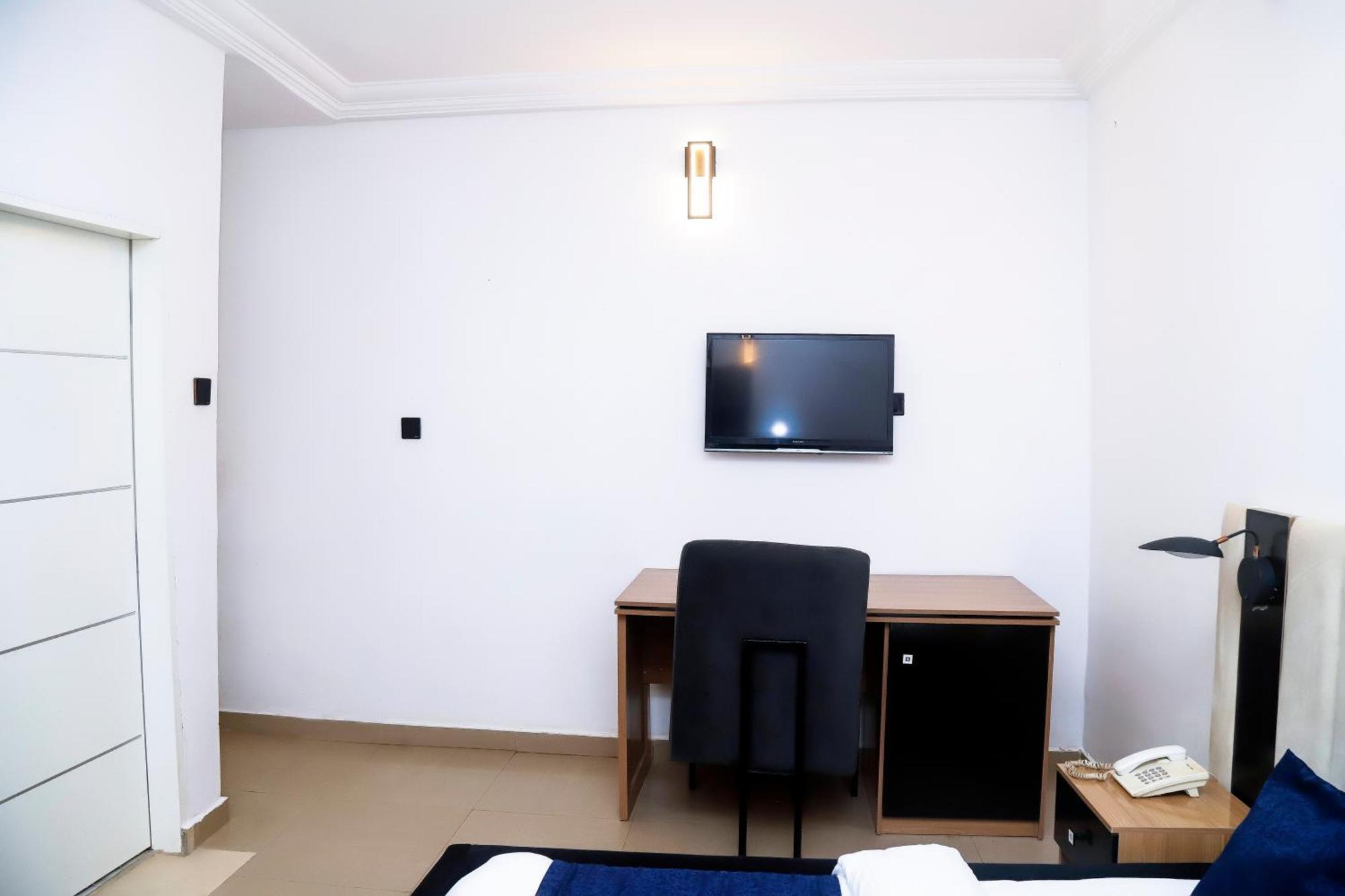 Western Dreams Hotel Abuja Buitenkant foto