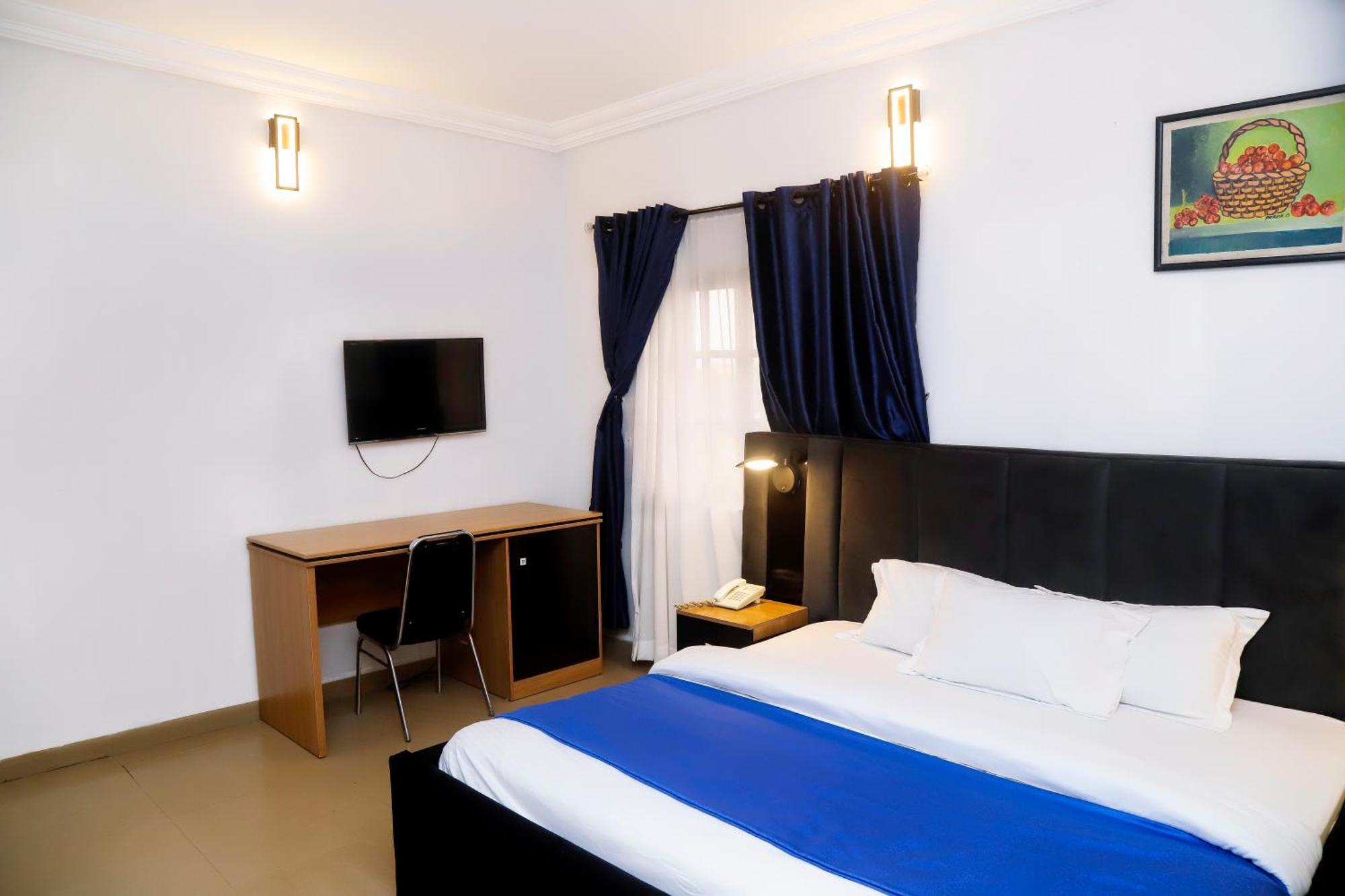 Western Dreams Hotel Abuja Buitenkant foto