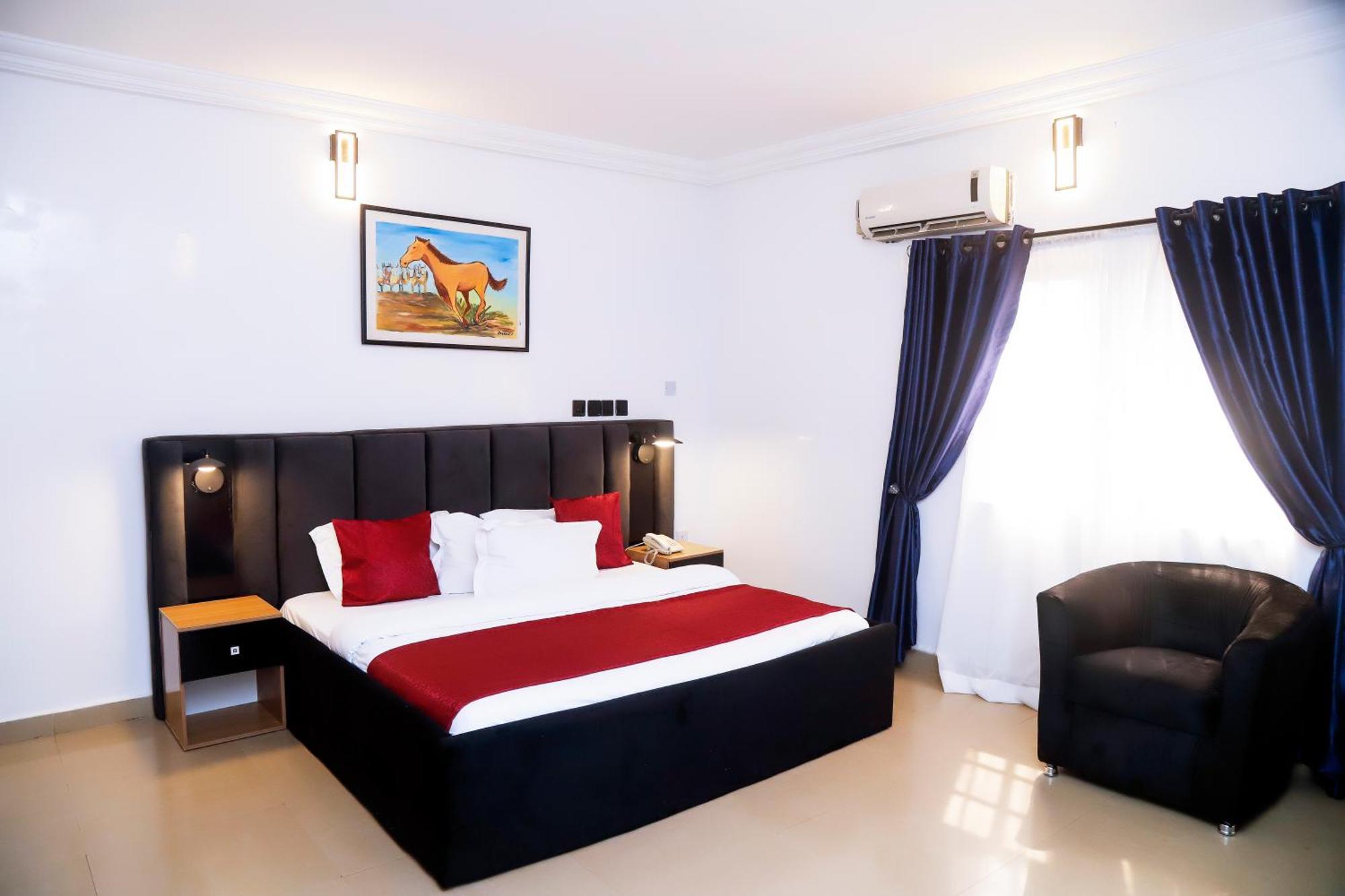 Western Dreams Hotel Abuja Buitenkant foto