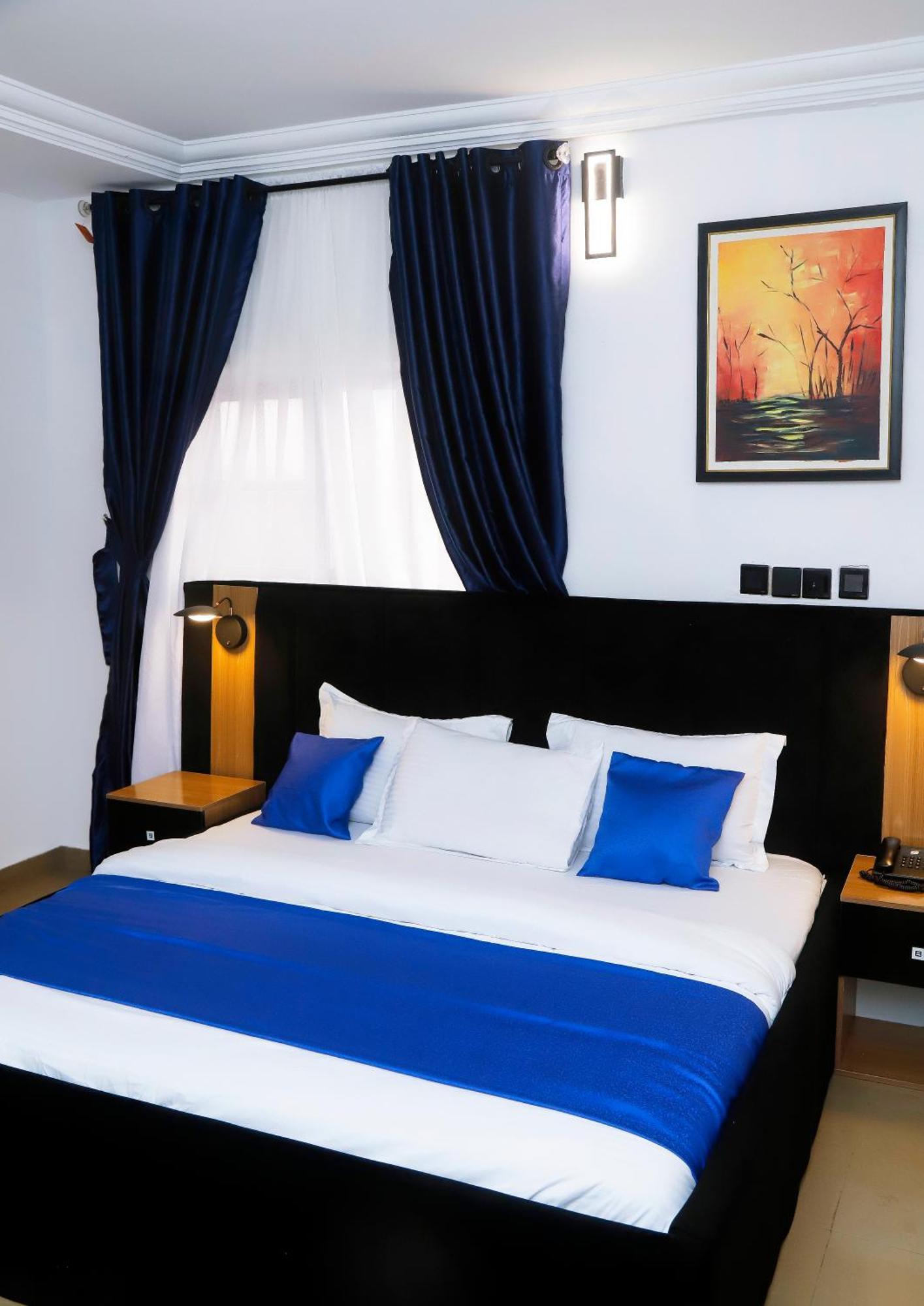 Western Dreams Hotel Abuja Buitenkant foto