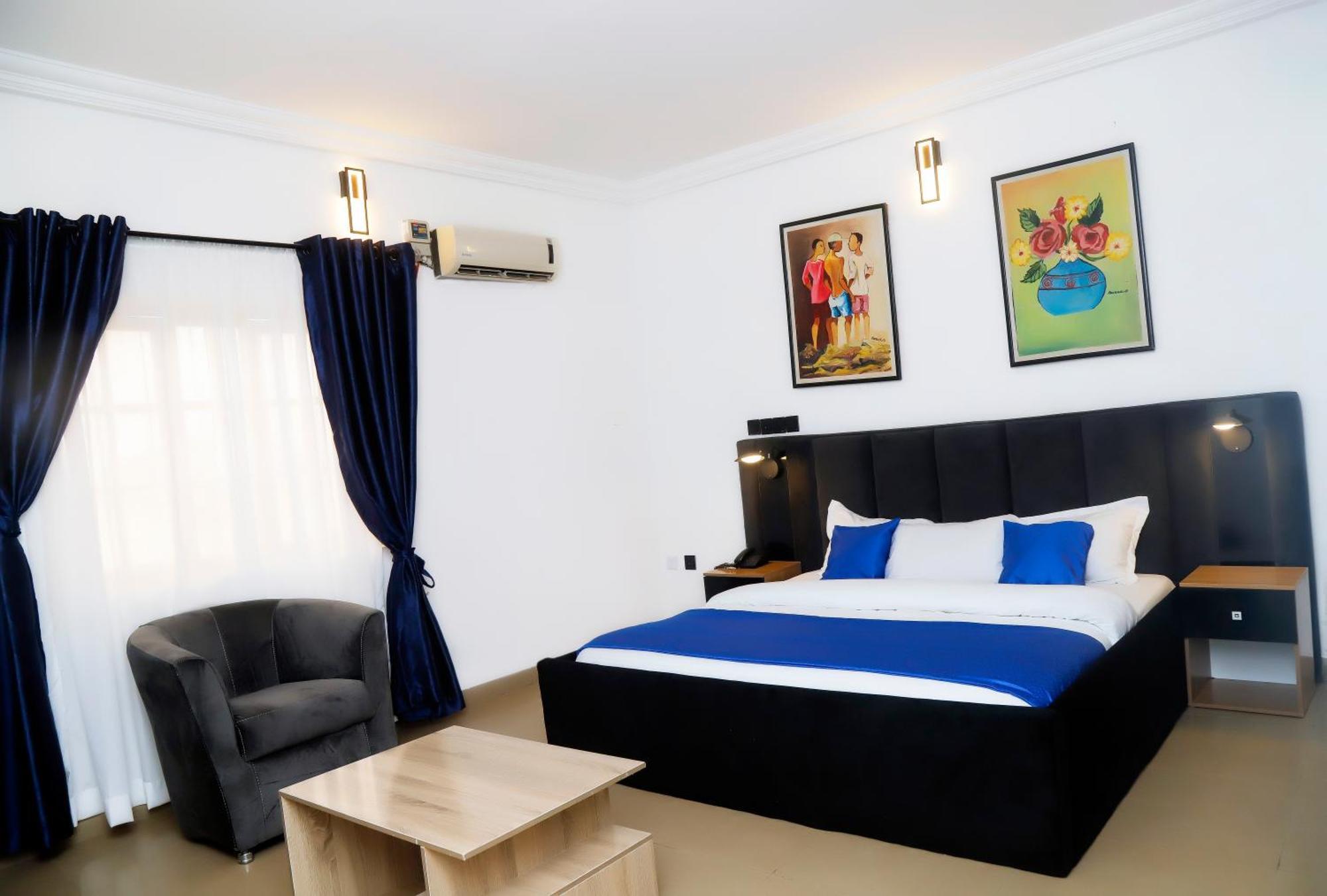 Western Dreams Hotel Abuja Buitenkant foto