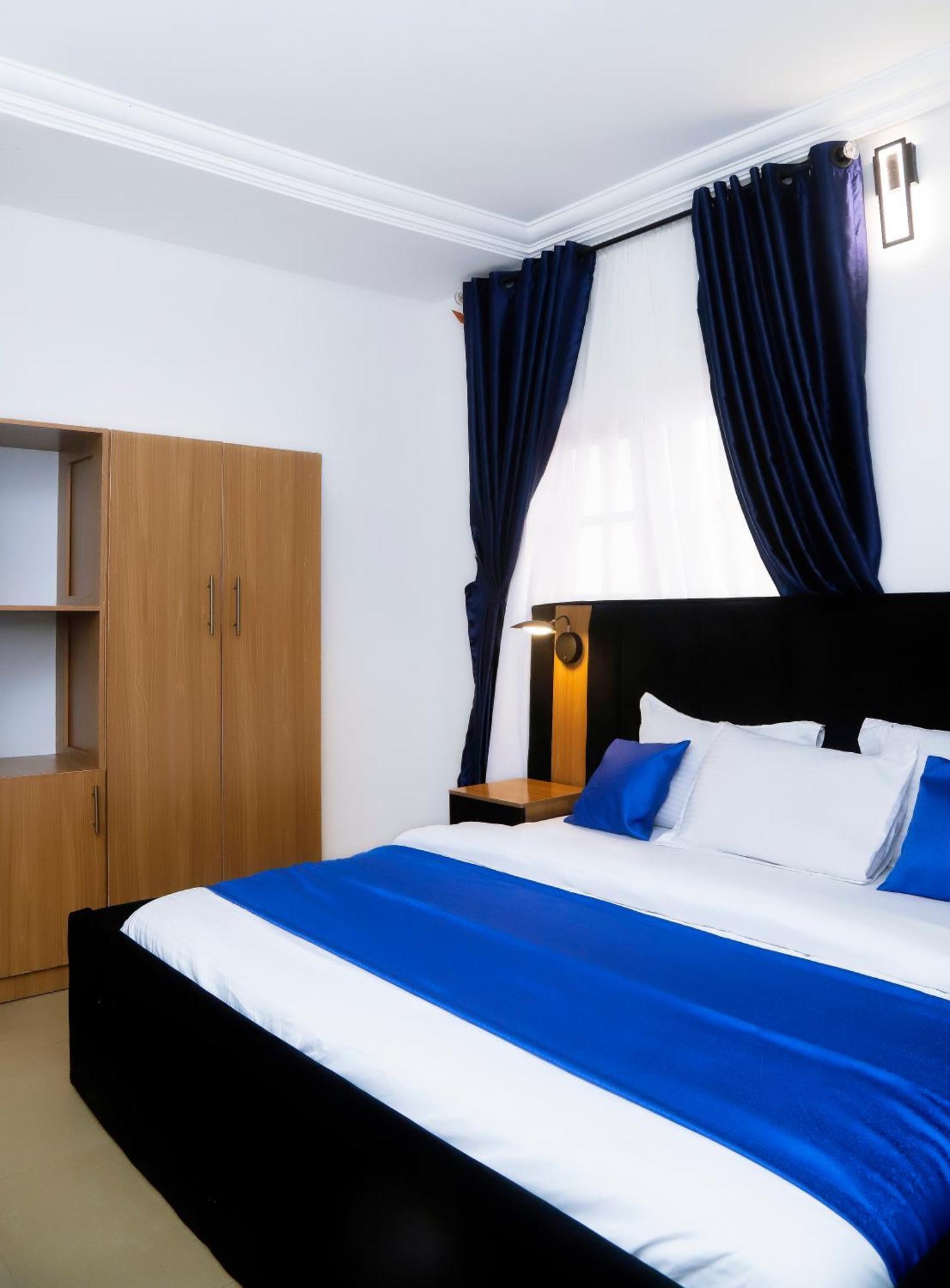 Western Dreams Hotel Abuja Buitenkant foto