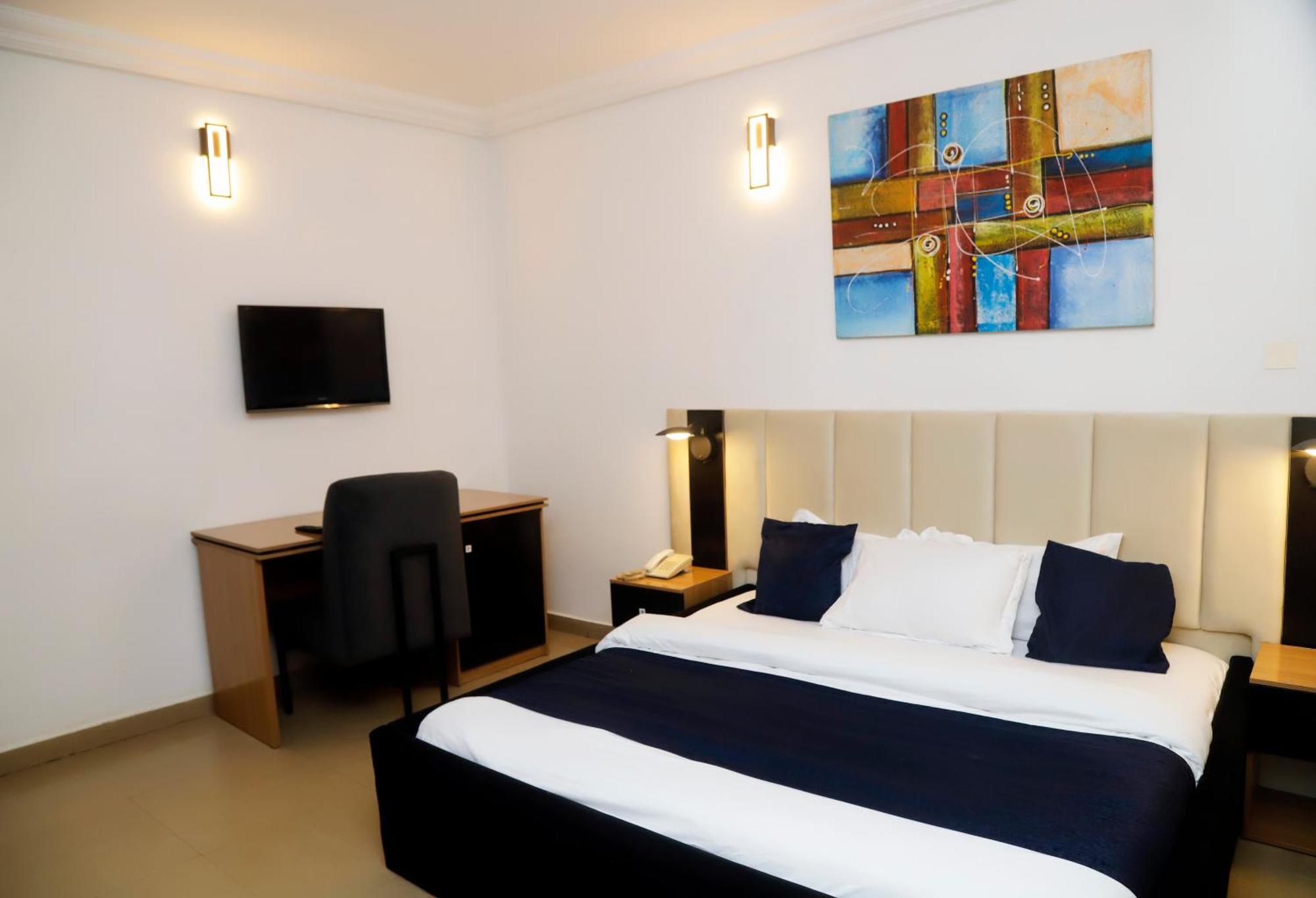 Western Dreams Hotel Abuja Buitenkant foto