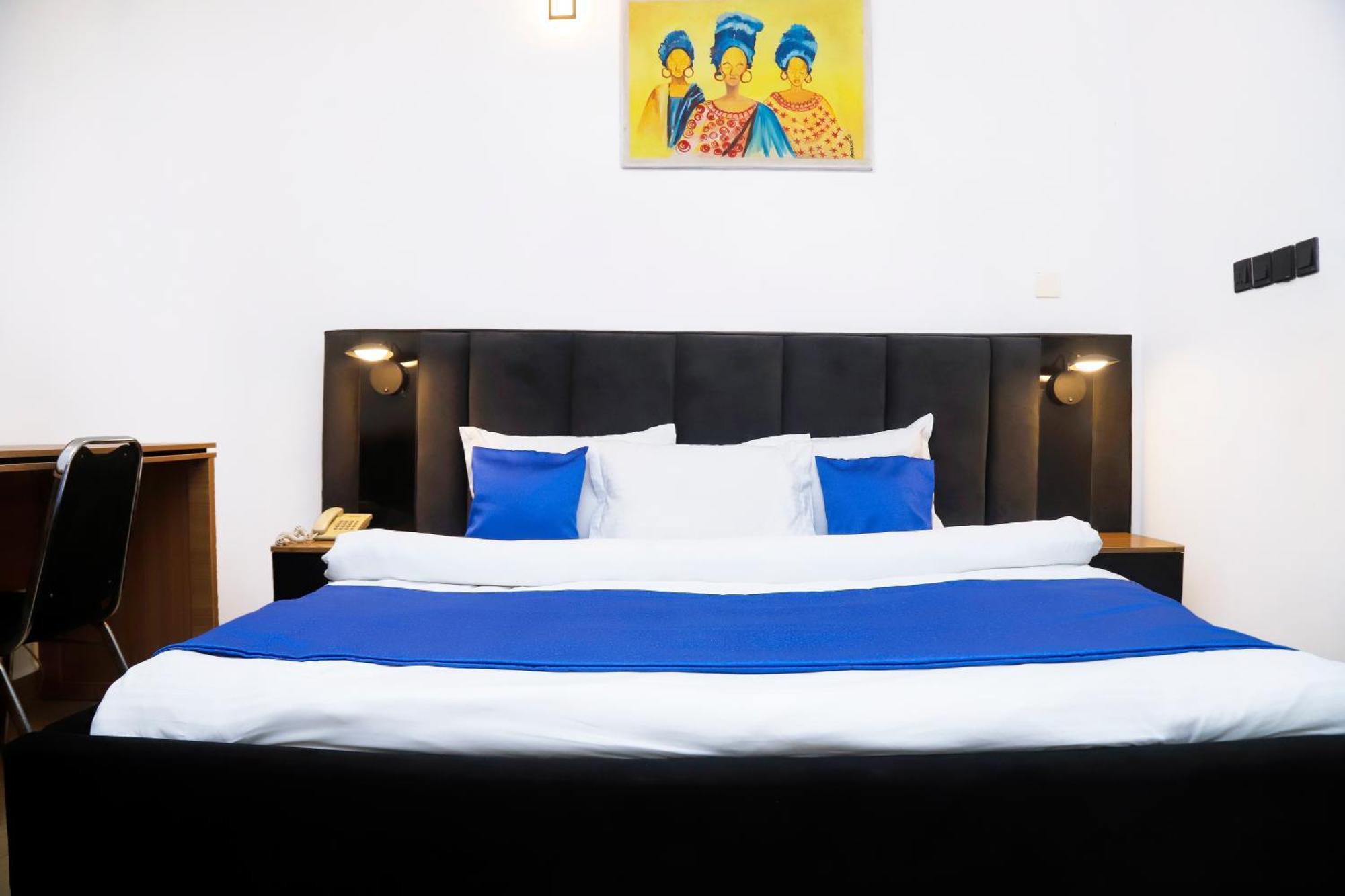 Western Dreams Hotel Abuja Buitenkant foto