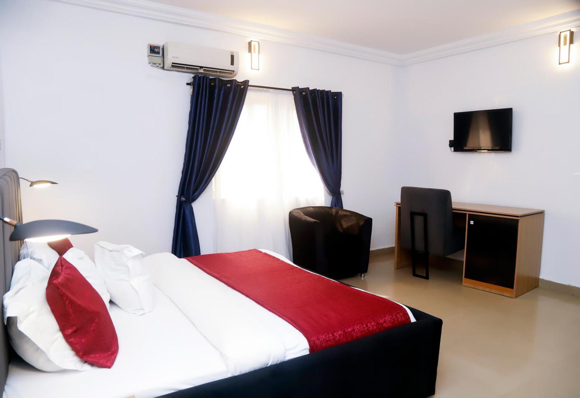Western Dreams Hotel Abuja Buitenkant foto