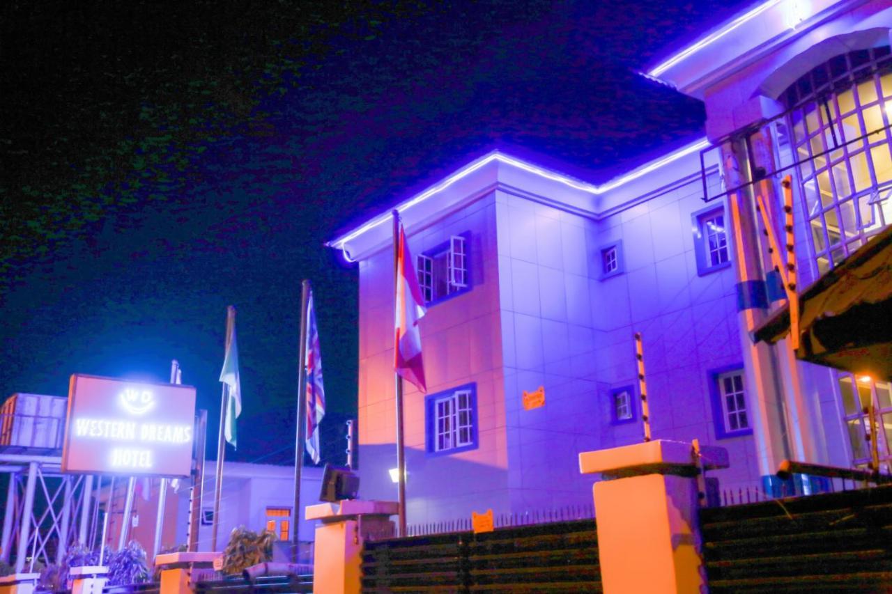 Western Dreams Hotel Abuja Buitenkant foto