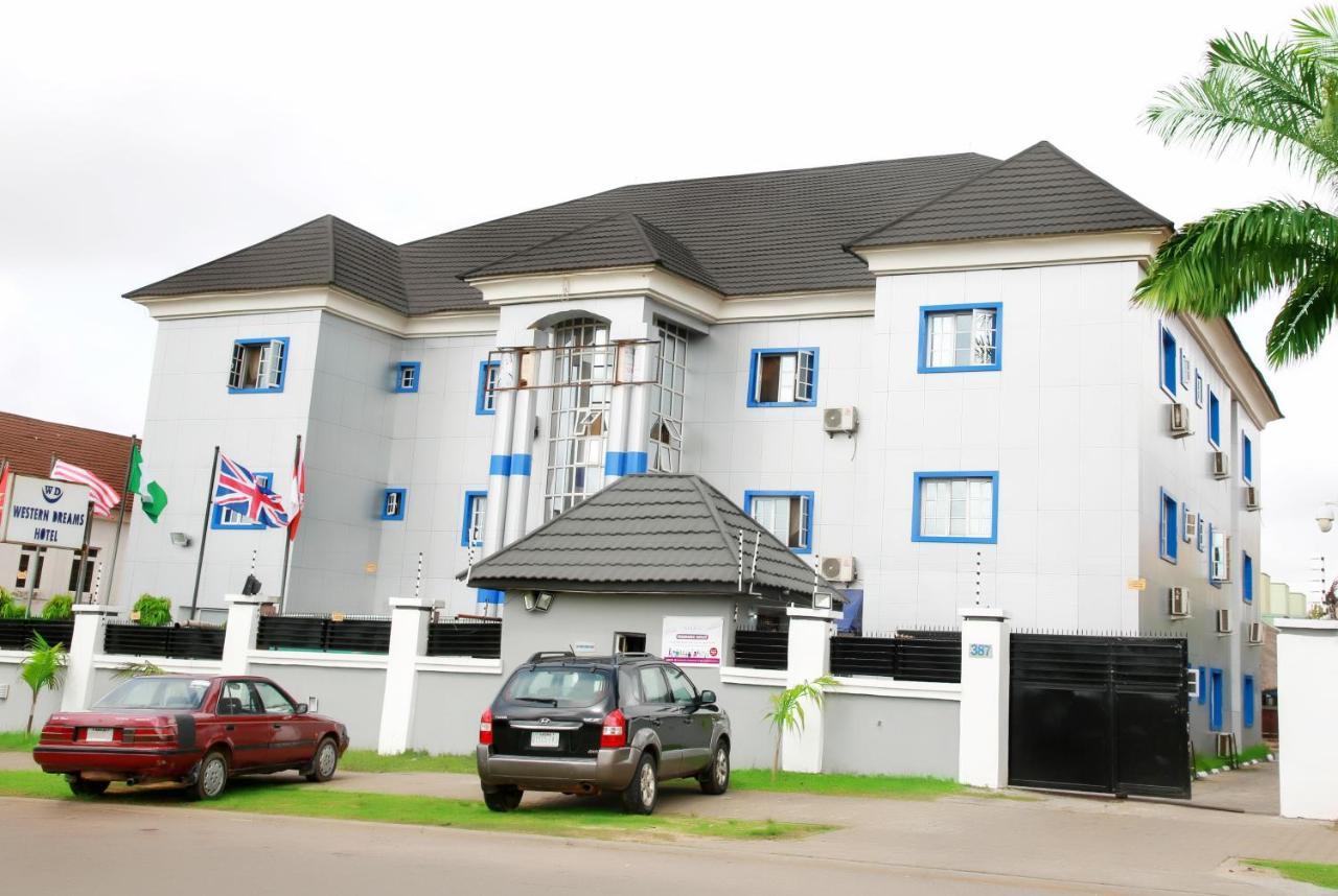 Western Dreams Hotel Abuja Buitenkant foto